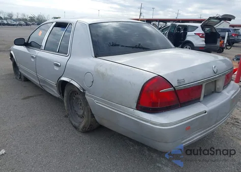 2000 Mercury Grand Marquis Gs z USA, uszkodzony, nr VIN 2MEFM74W4YX655148